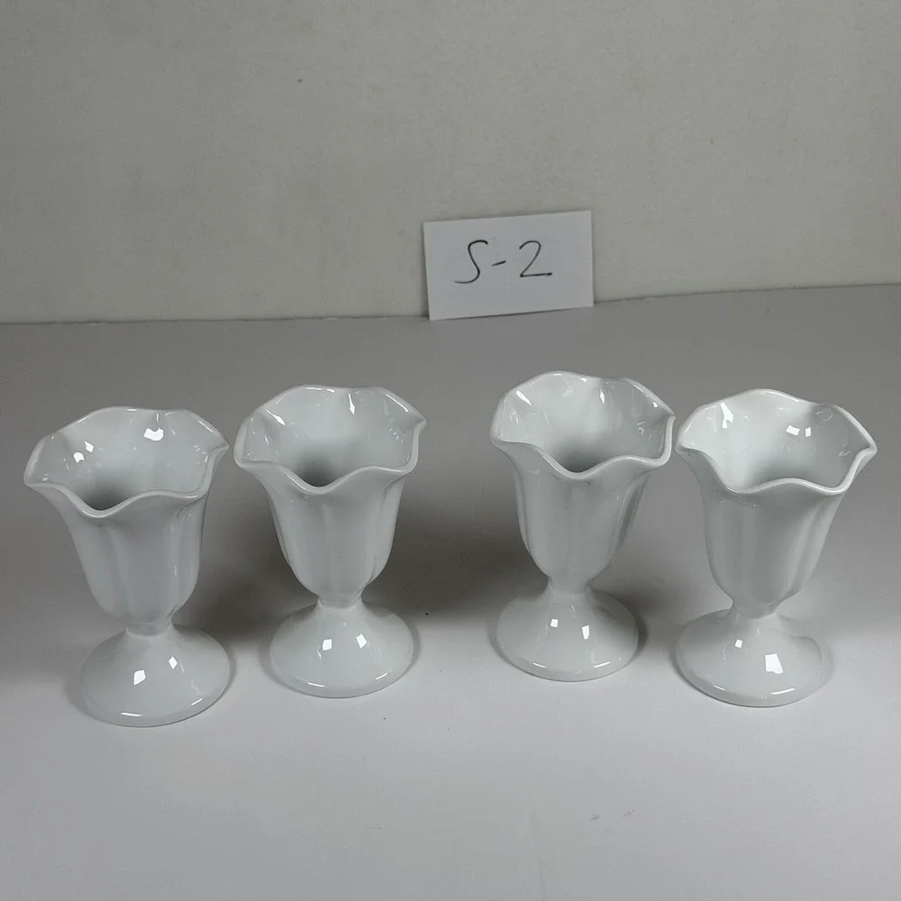 Set of 4 Sur La Table White Porcelain Footed Ice Cream Dessert Bowls Scalloped